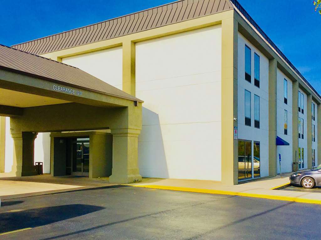 Motel 6 - Newest - Ultra Sparkling Approved - Chiropractor Approved Beds - New Elevator - Robotic Massages - New 2023 Amenities - New Rooms - New Flat Screen Tvs - All American Staff - Walk To Longhorn Steakhouse And Ruby Tuesday - Book Today And Sav Kingsland Extérieur photo